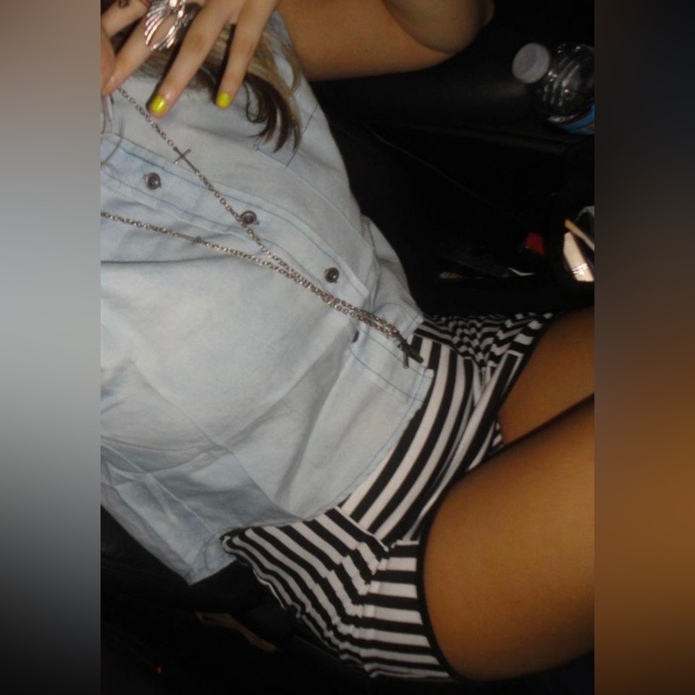 stripped high waisted mini skirt.